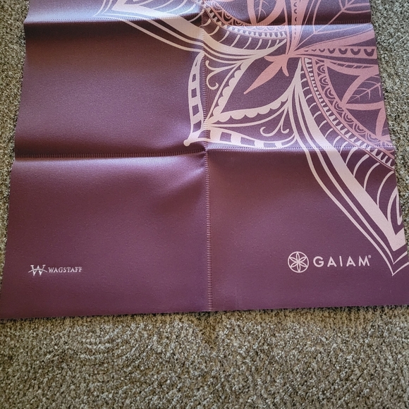 GAIAM Plum Yoga Mat with Artistic Pattern - Picture 4 of 5